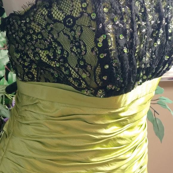 GREEN LACE/BEADS/SEQINS ROUCHED FORMAL PROM DRESS SZ 12 - Picture 5 of 7